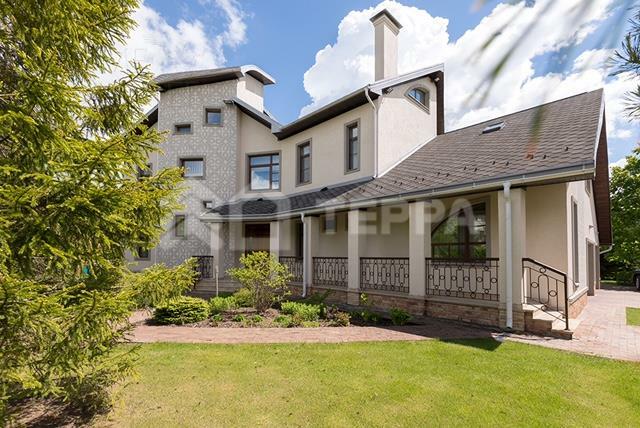 2-этажный коттедж 550 м² с отделкой