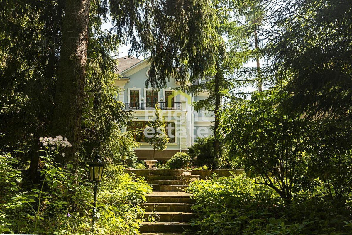 2-этажный коттедж 782.7 м² с отделкой