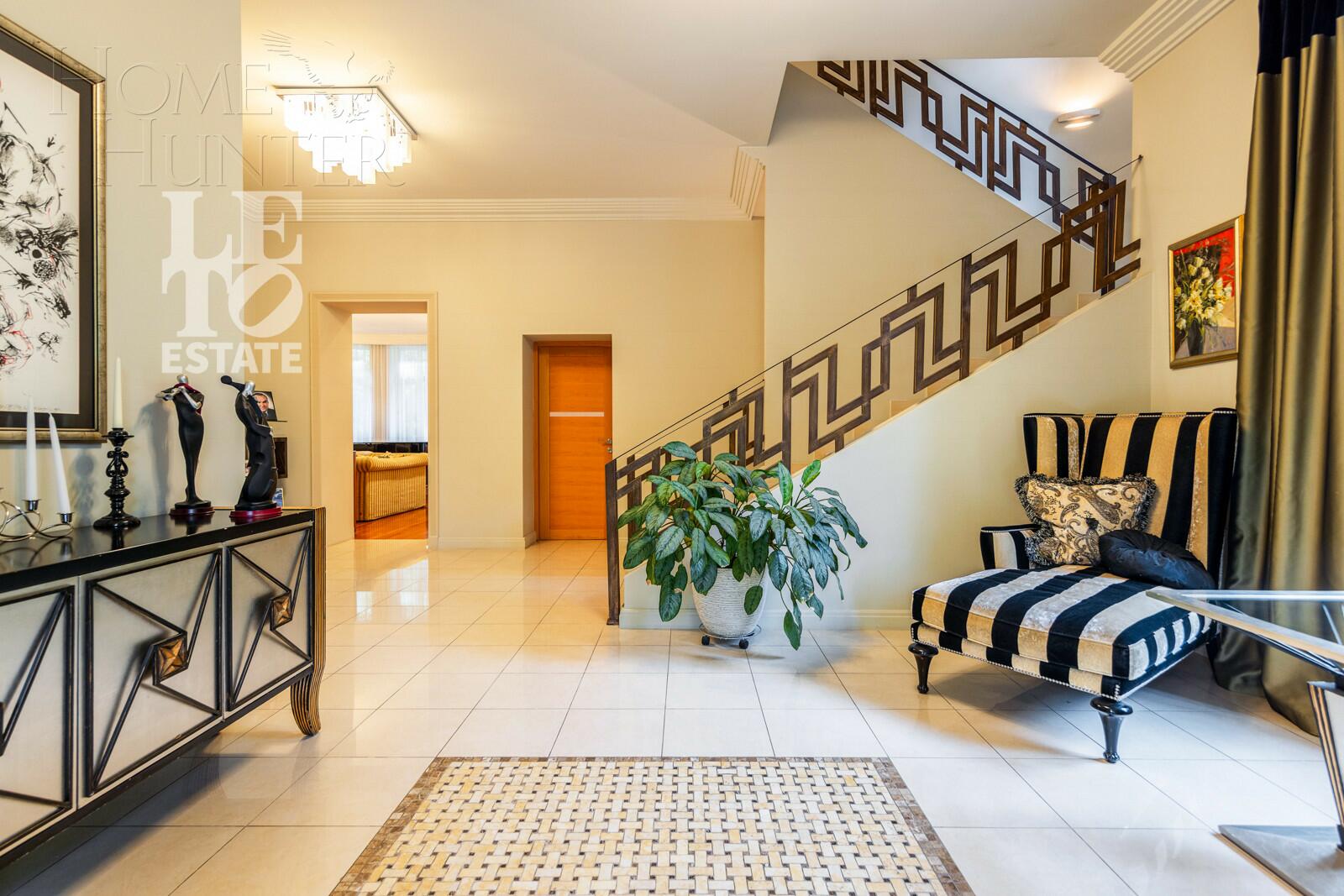 2-этажный коттедж 600 м² с отделкой