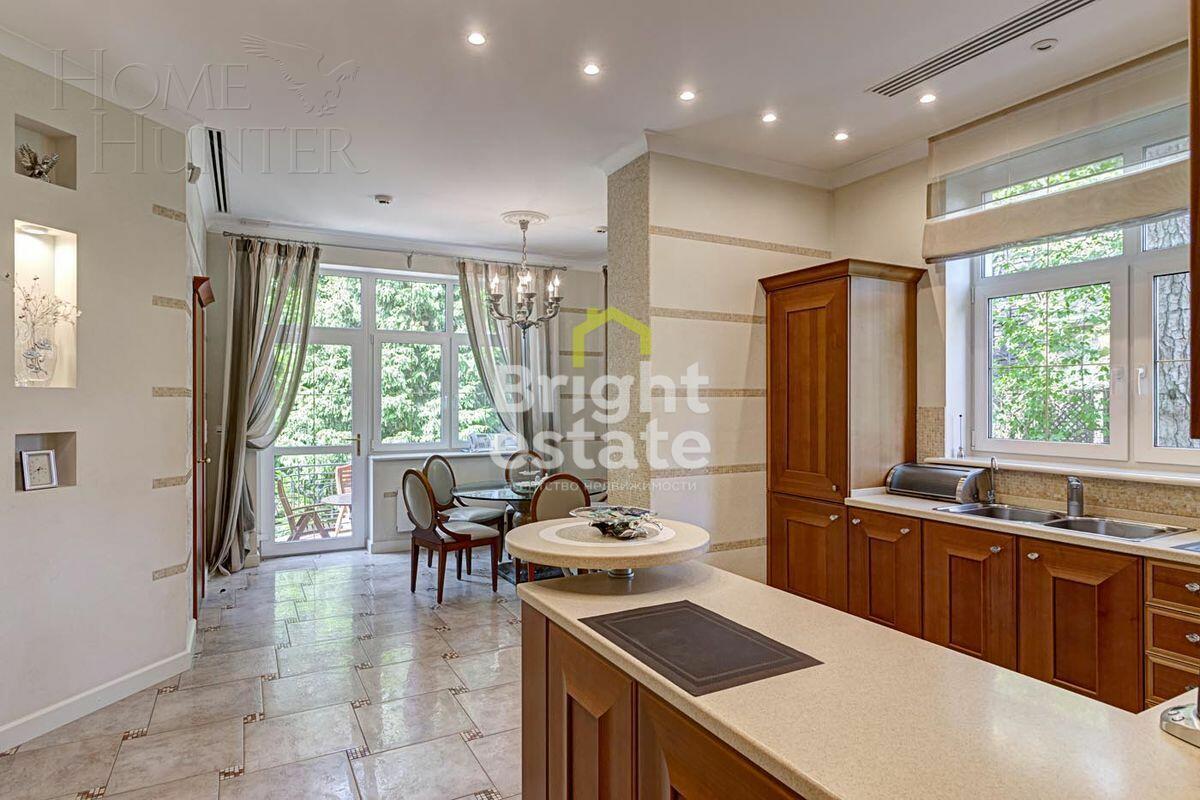 2-этажный коттедж 782.7 м² с отделкой