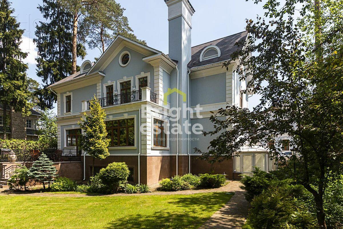 2-этажный коттедж 782.7 м² с отделкой