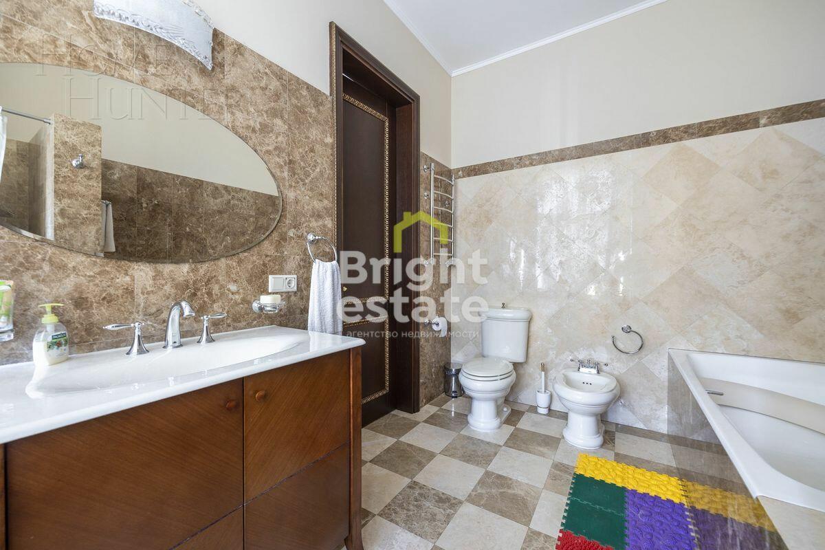 2-этажный коттедж 980 м² с отделкой