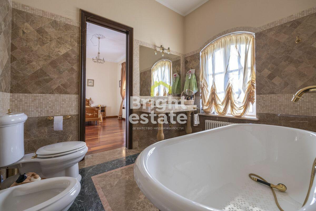 2-этажный коттедж 980 м² с отделкой