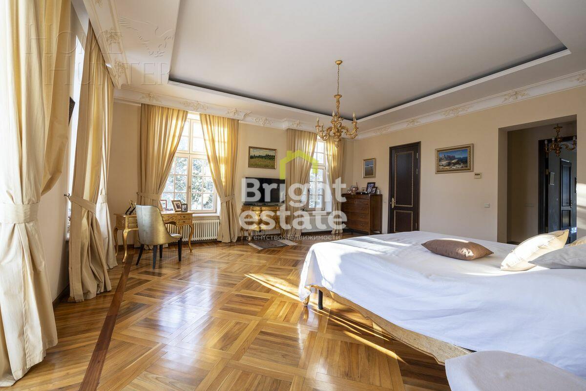 2-этажный коттедж 980 м² с отделкой