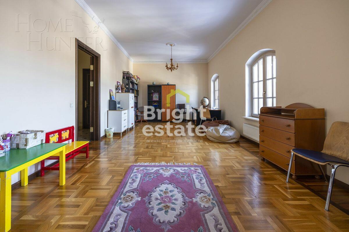 2-этажный коттедж 980 м² с отделкой