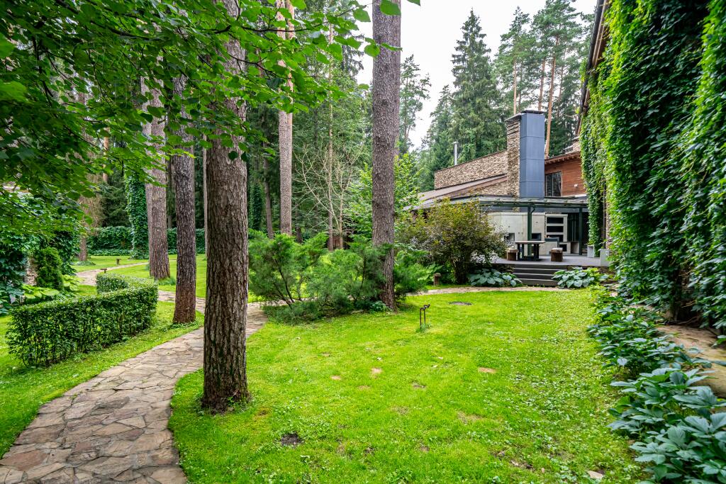 2-этажный коттедж 1 500 м² с отделкой