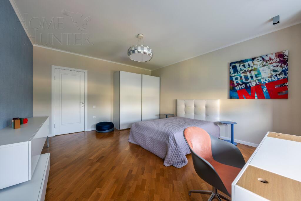 2-этажный коттедж 200 м² с отделкой