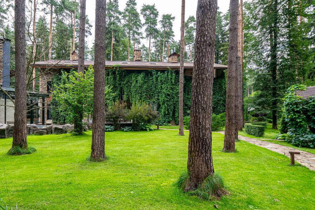 2-этажный коттедж 1 500 м² с отделкой