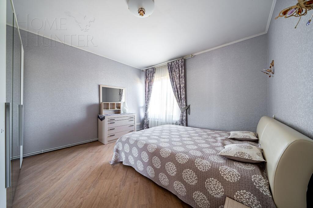 3-этажный коттедж 250 м² с отделкой