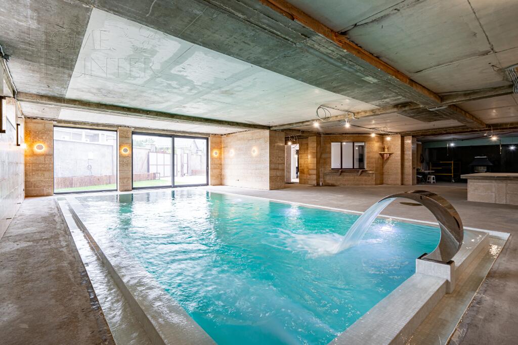 3-этажный коттедж 1 141 м² с отделкой