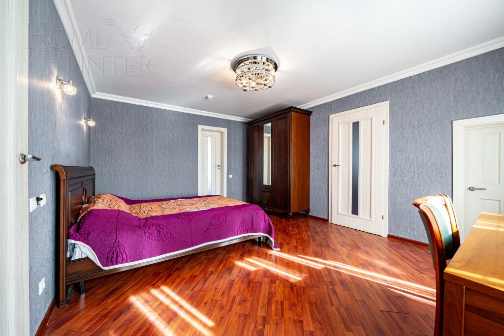 3-этажный коттедж 250 м² с отделкой