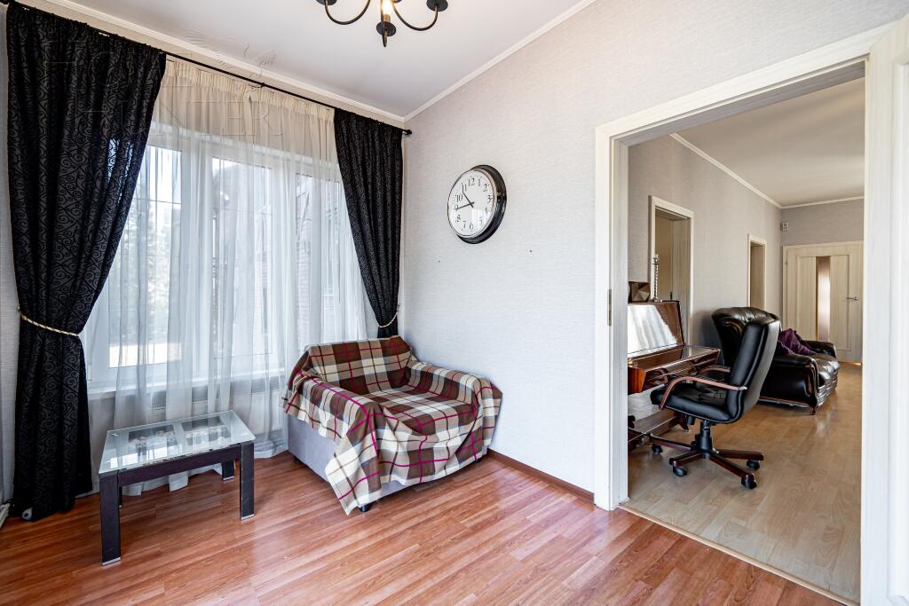 3-этажный коттедж 250 м² с отделкой