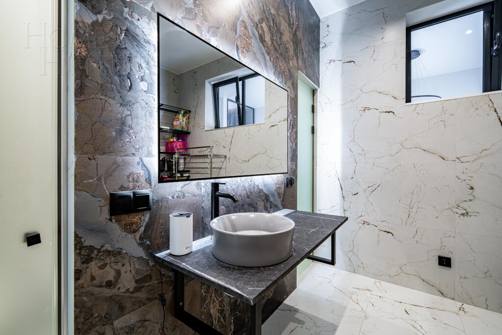 2-этажный коттедж 250 м² с отделкой