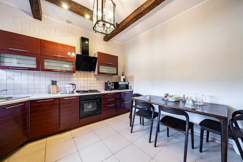 3-этажный коттедж 250 м² с отделкой