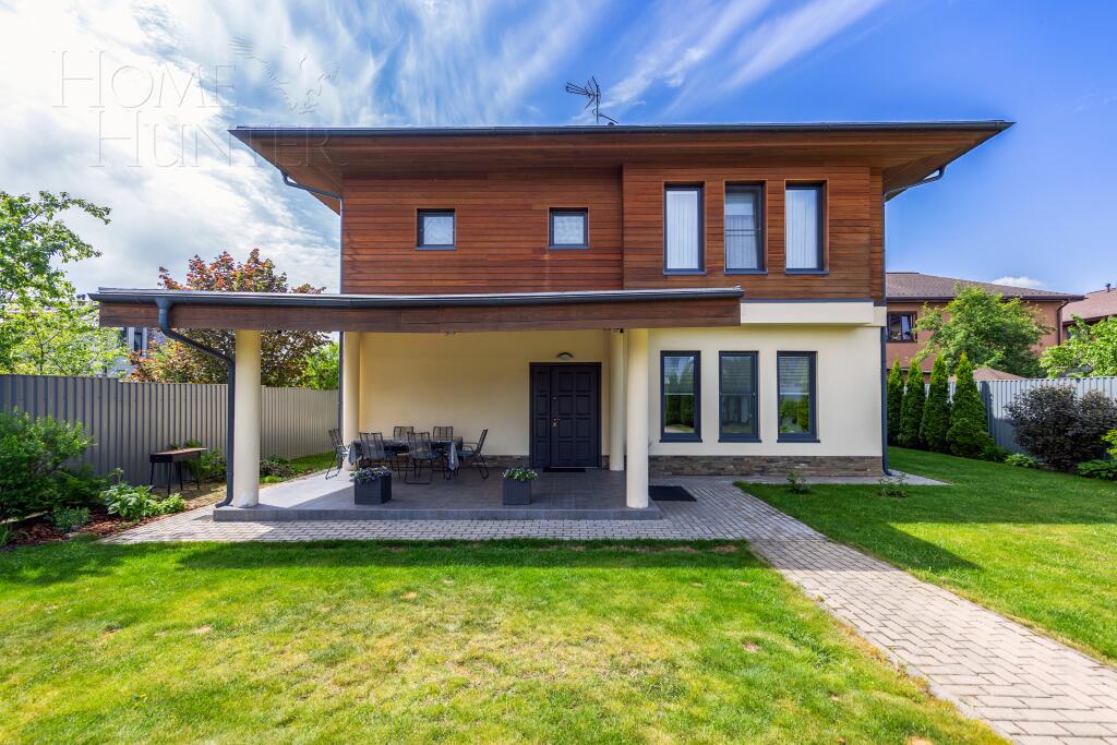 2-этажный коттедж 200 м² с отделкой