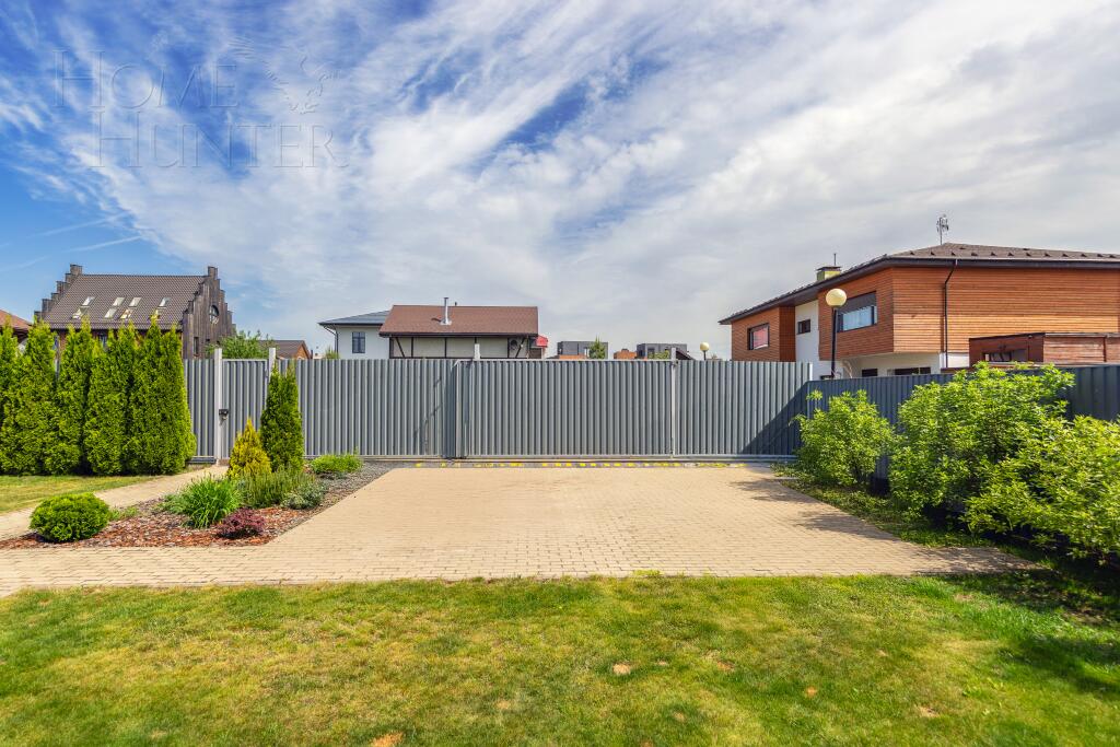 2-этажный коттедж 200 м² с отделкой