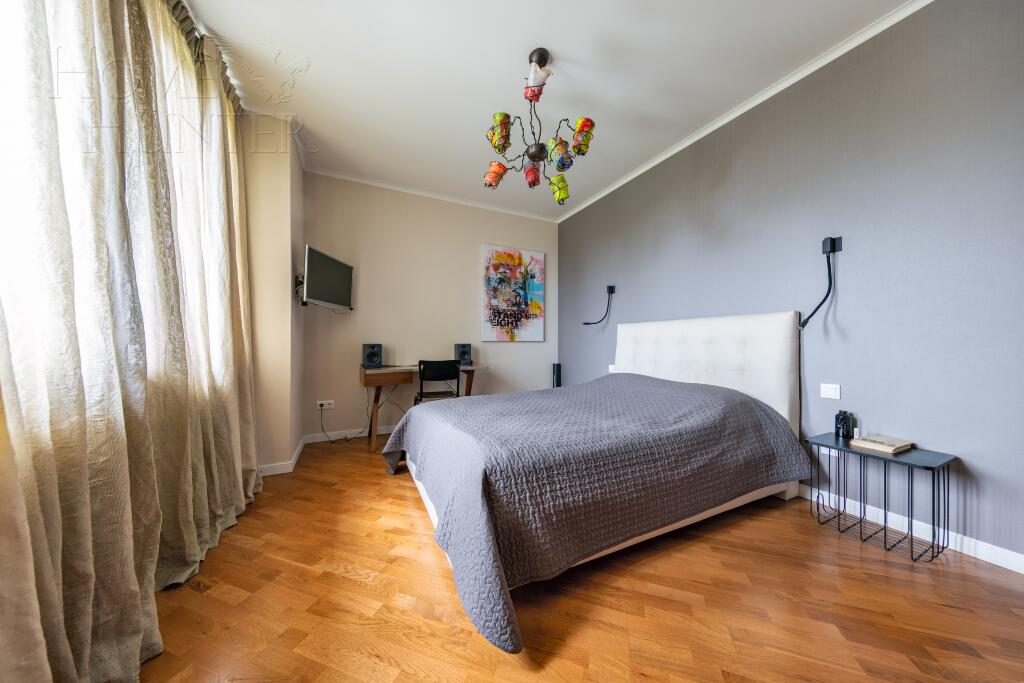 2-этажный коттедж 200 м² с отделкой