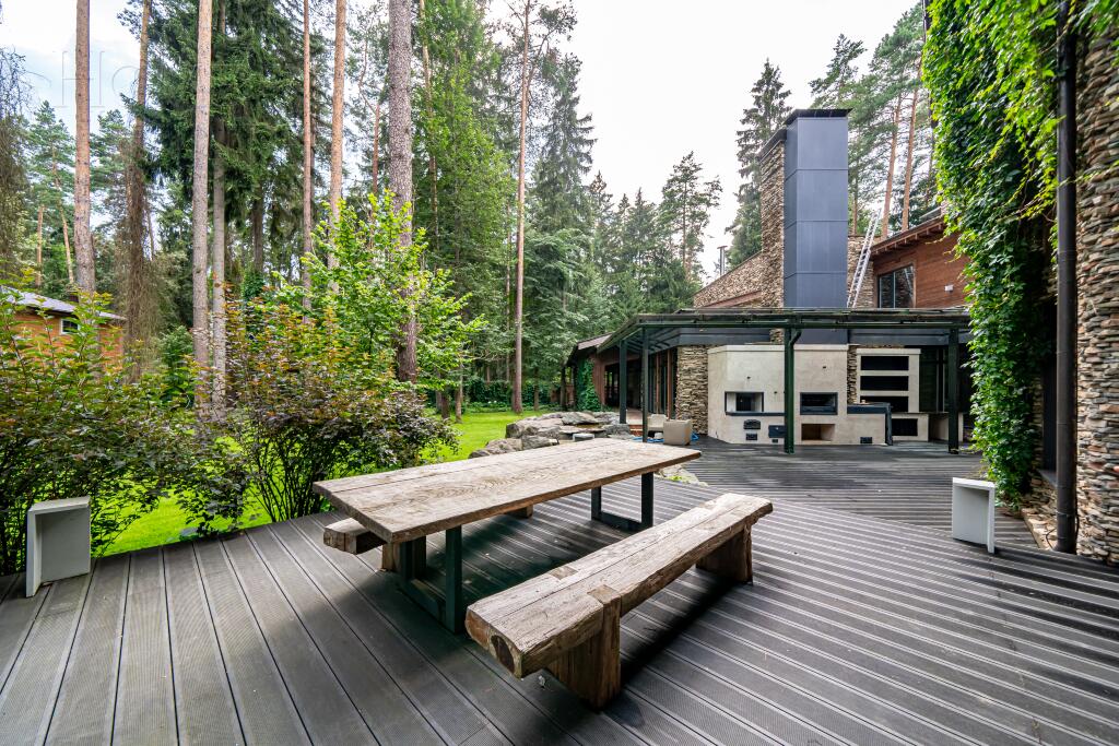 2-этажный коттедж 1 500 м² с отделкой