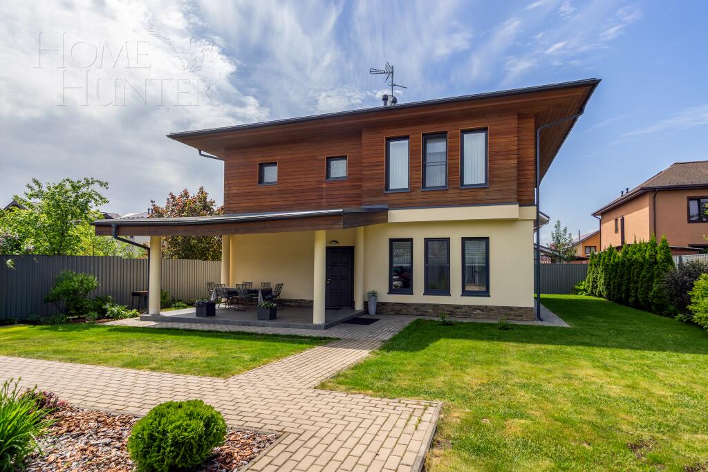 2-этажный коттедж 200 м² с отделкой