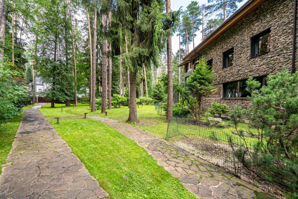 2-этажный коттедж 1 500 м² с отделкой