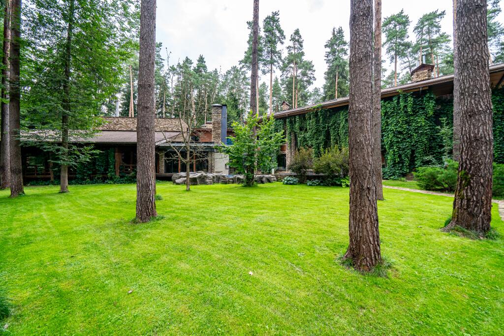 2-этажный коттедж 1 500 м² с отделкой