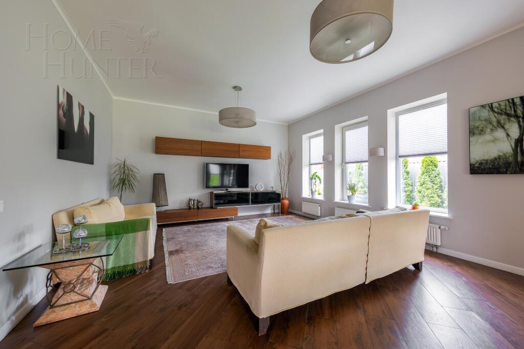 2-этажный коттедж 200 м² с отделкой