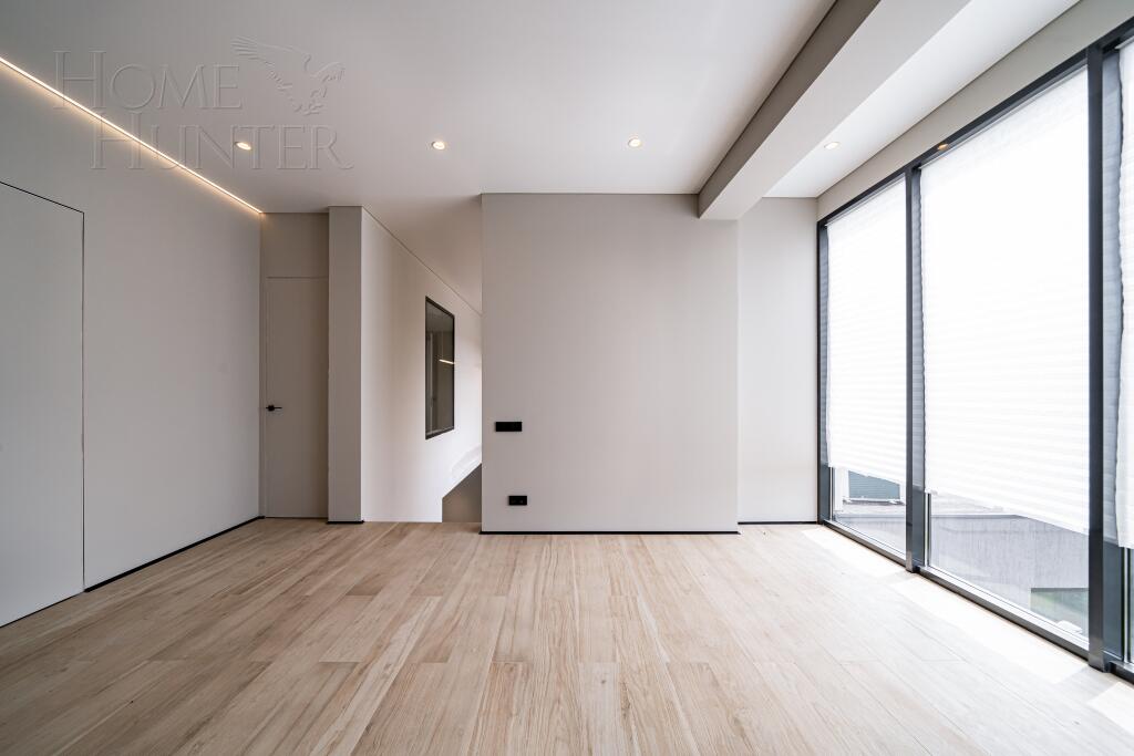 2-этажный коттедж 250 м² с отделкой