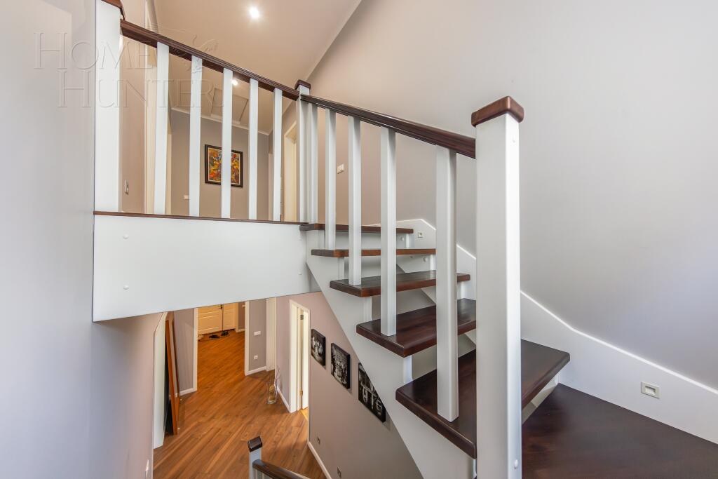 2-этажный коттедж 200 м² с отделкой