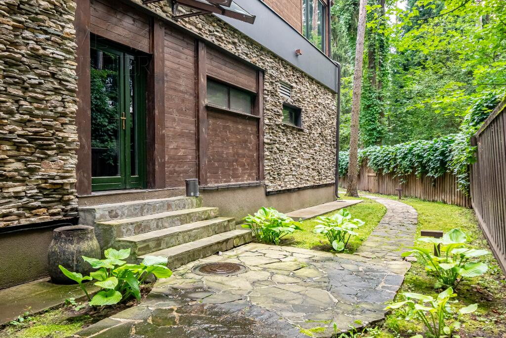 2-этажный коттедж 1 500 м² с отделкой