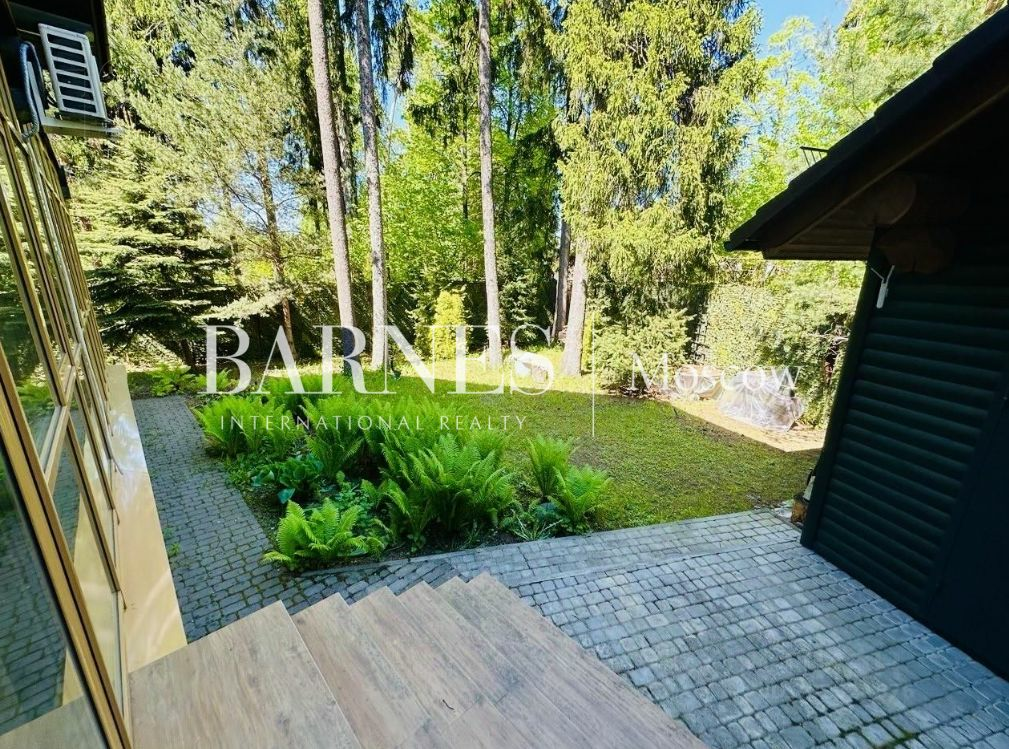 2-этажный коттедж 650 м² с отделкой