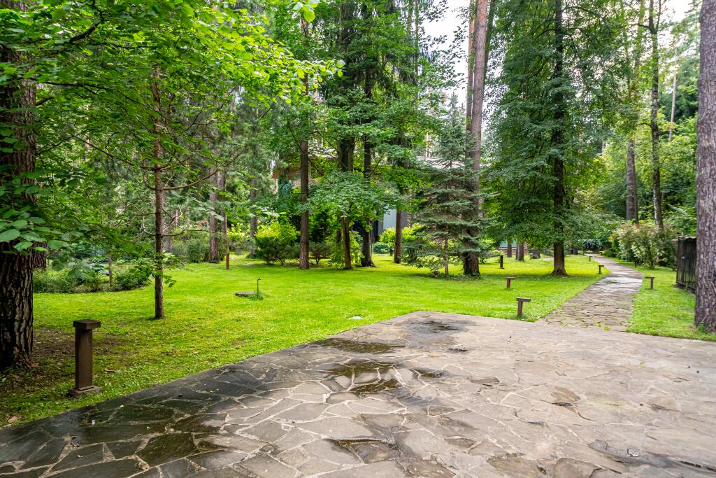 2-этажный коттедж 1 500 м² с отделкой