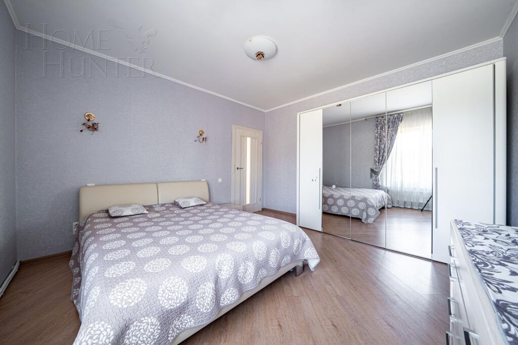 3-этажный коттедж 250 м² с отделкой