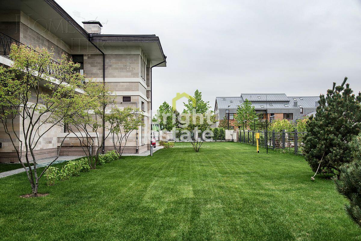 2-этажный коттедж 989.7 м² с отделкой