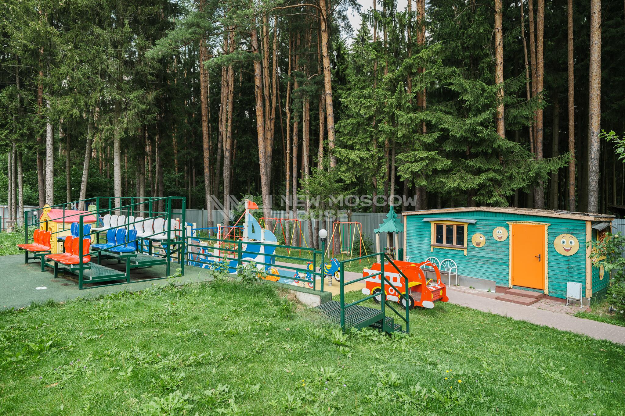 3-этажный коттедж 1 100 м² с отделкой