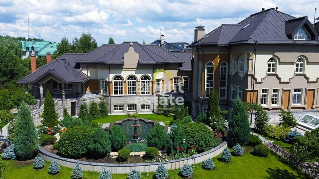 2-этажный коттедж 1 700 м² с отделкой