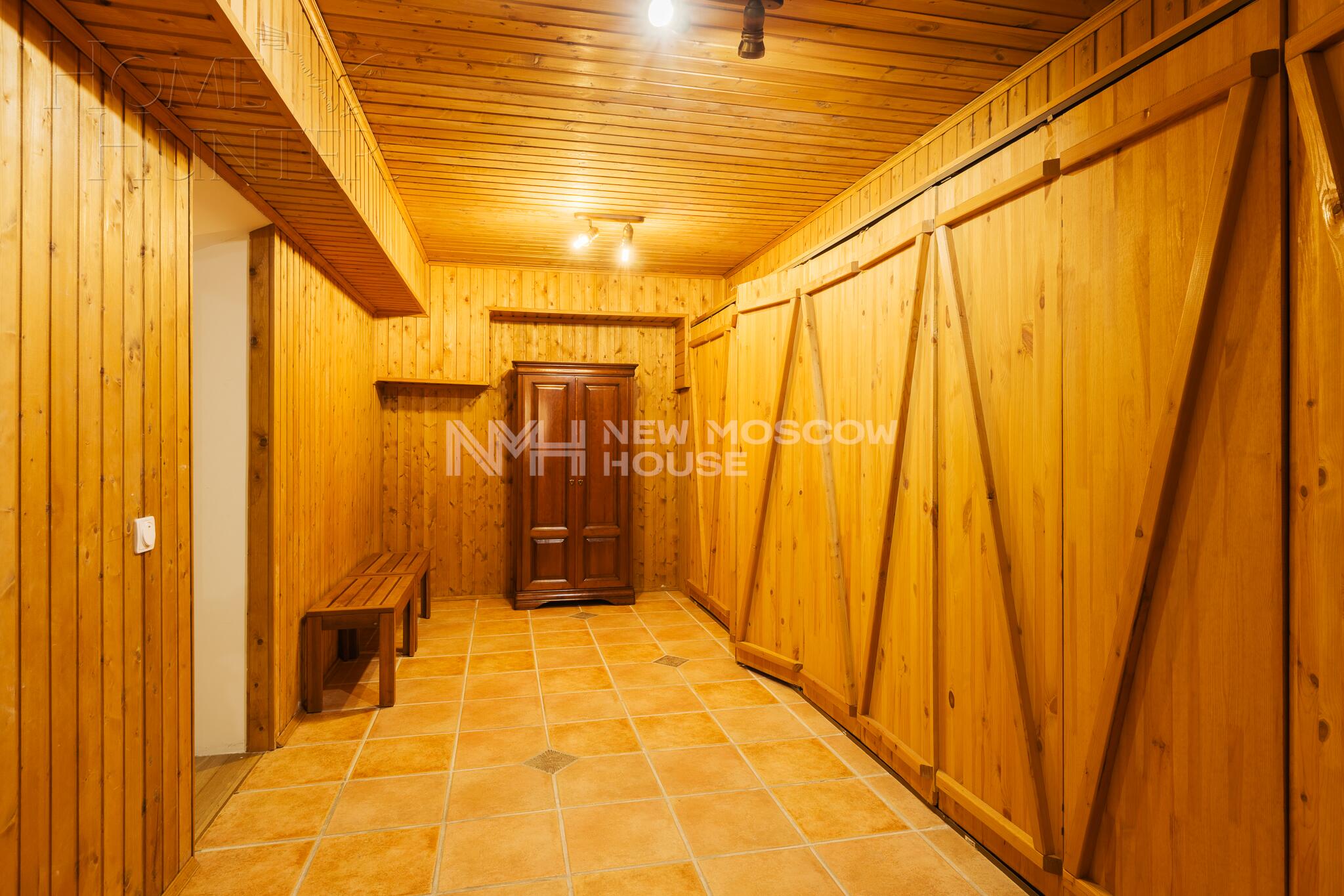 3-этажный коттедж 1 100 м² с отделкой