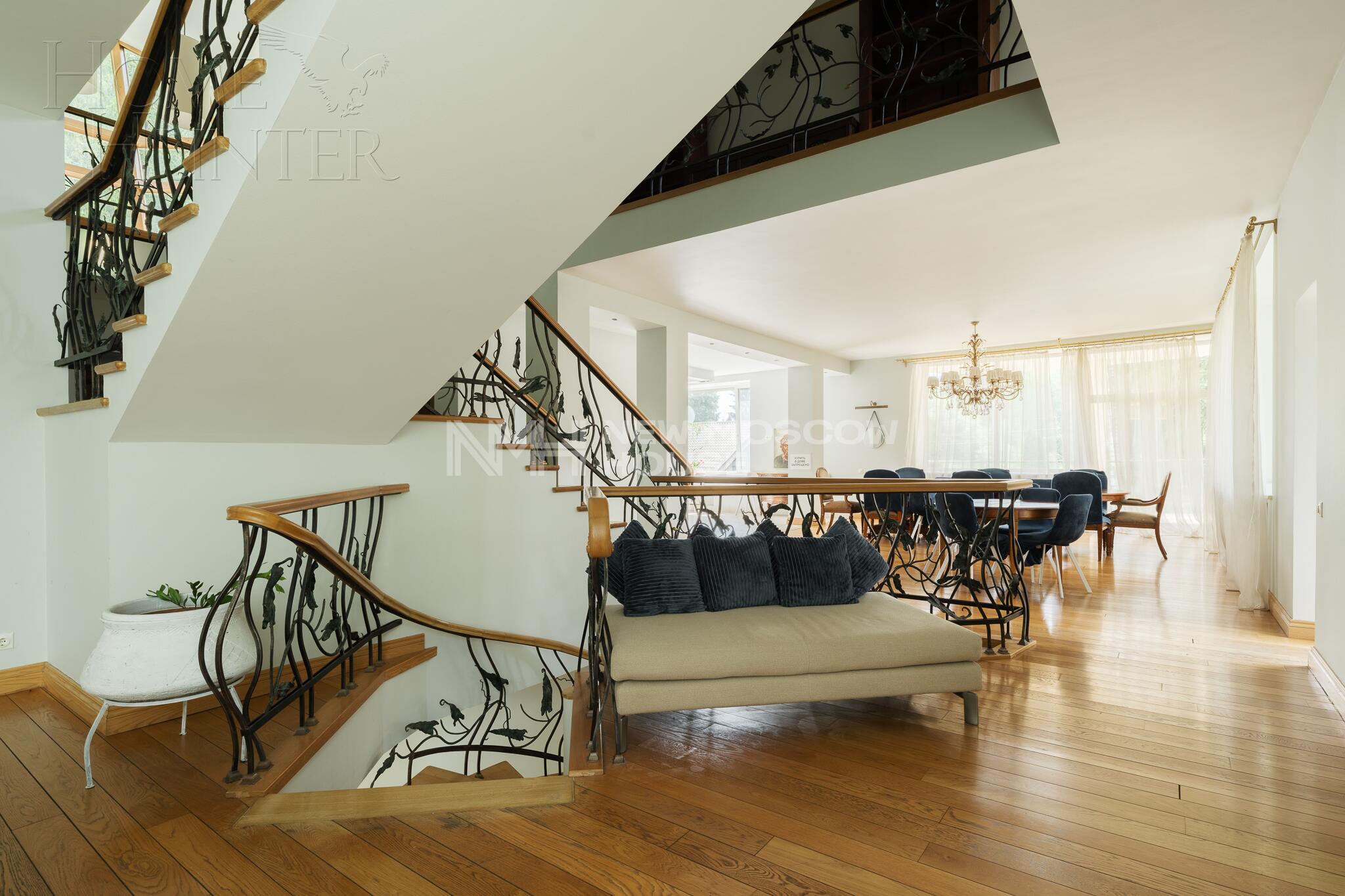 3-этажный коттедж 1 100 м² с отделкой