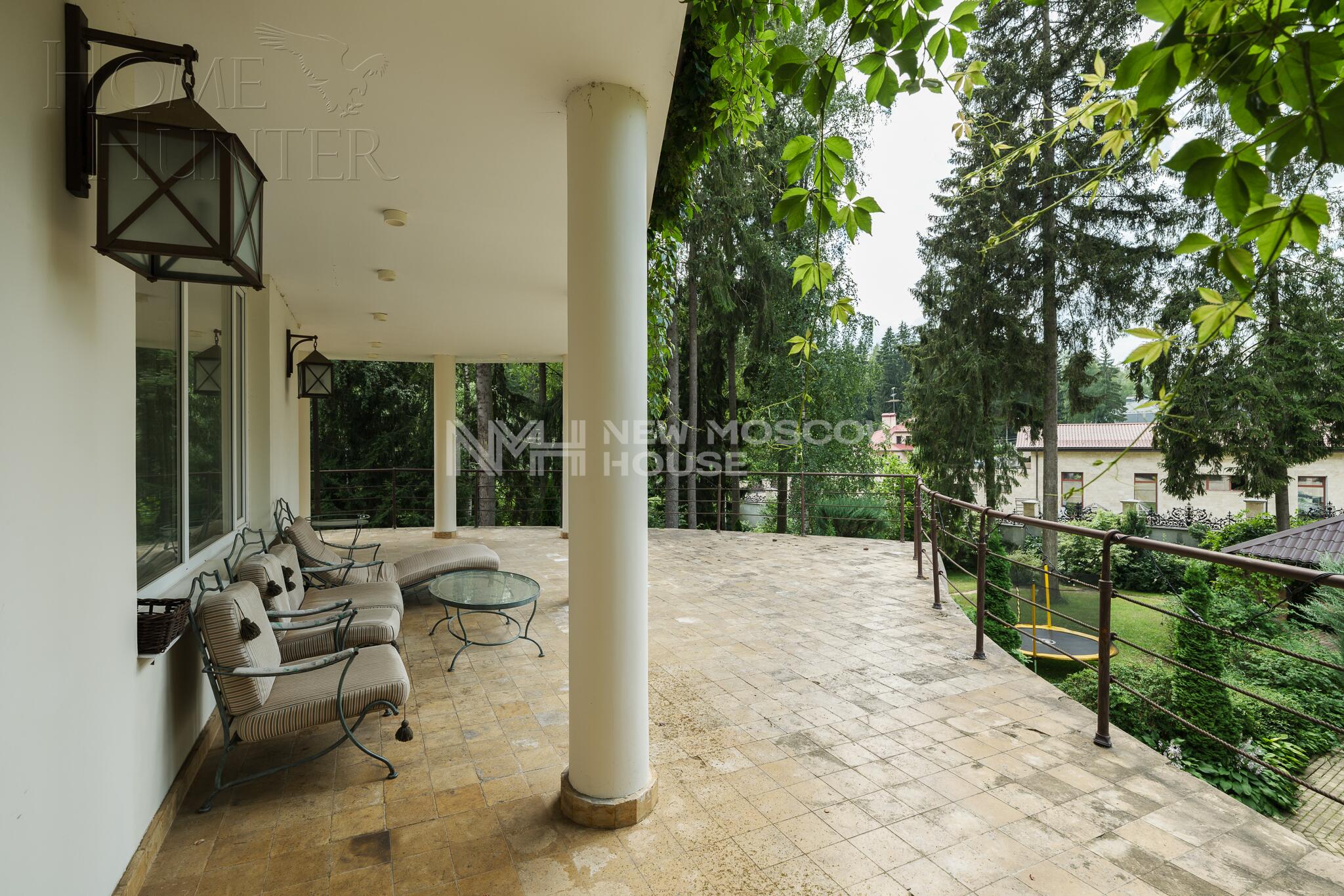 3-этажный коттедж 1 100 м² с отделкой