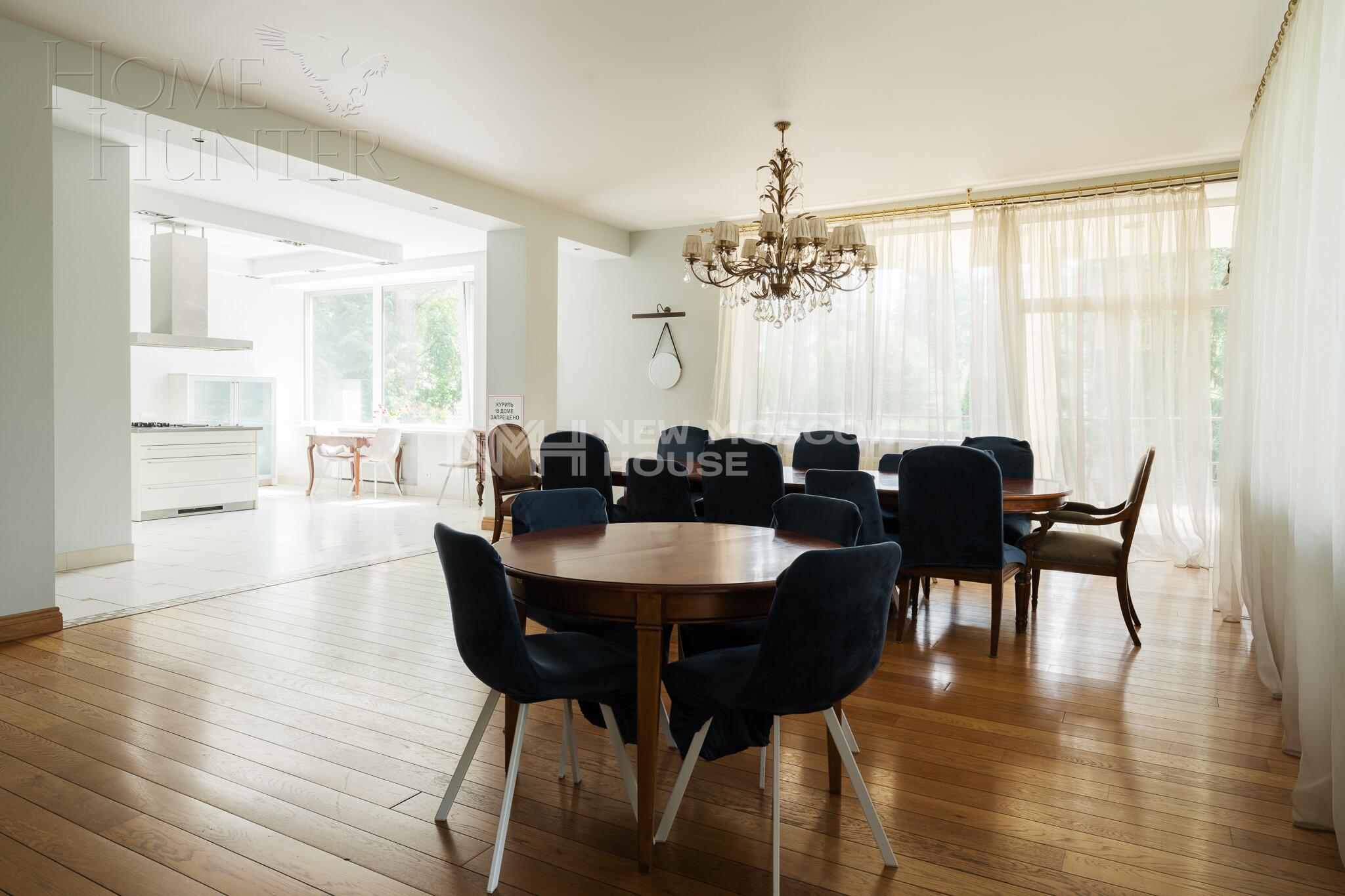 3-этажный коттедж 1 100 м² с отделкой