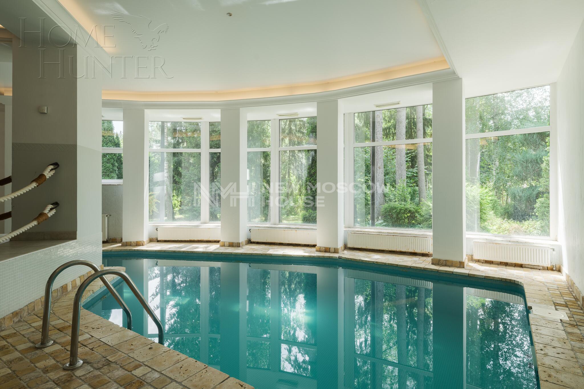 3-этажный коттедж 1 100 м² с отделкой