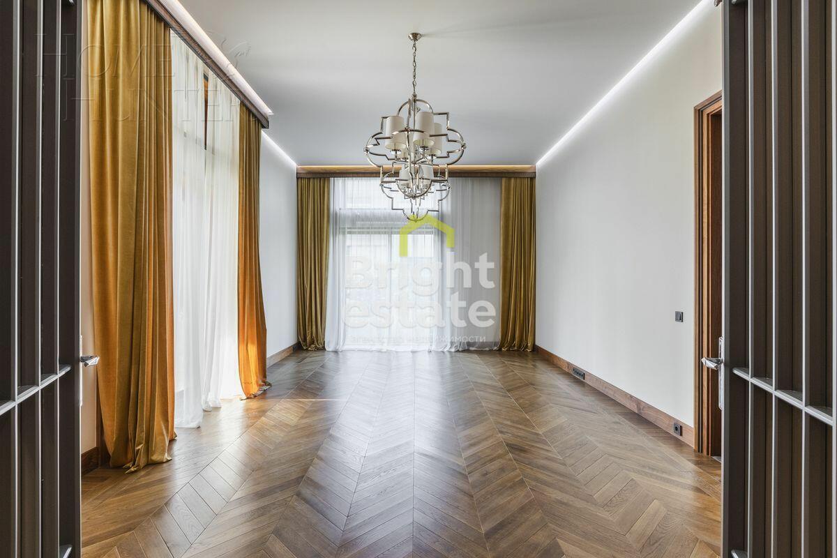 2-этажный коттедж 989.7 м² с отделкой