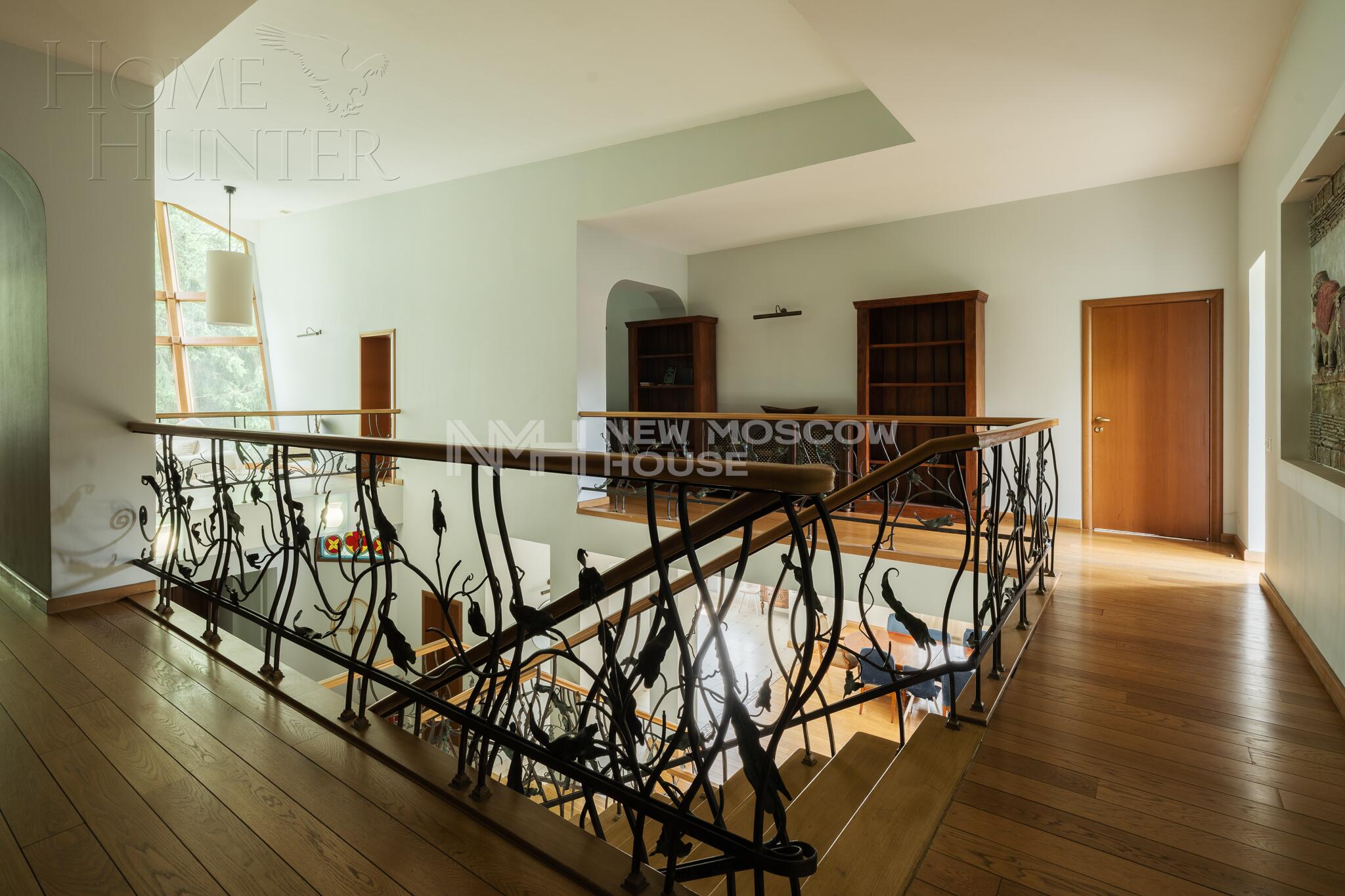 3-этажный коттедж 1 100 м² с отделкой