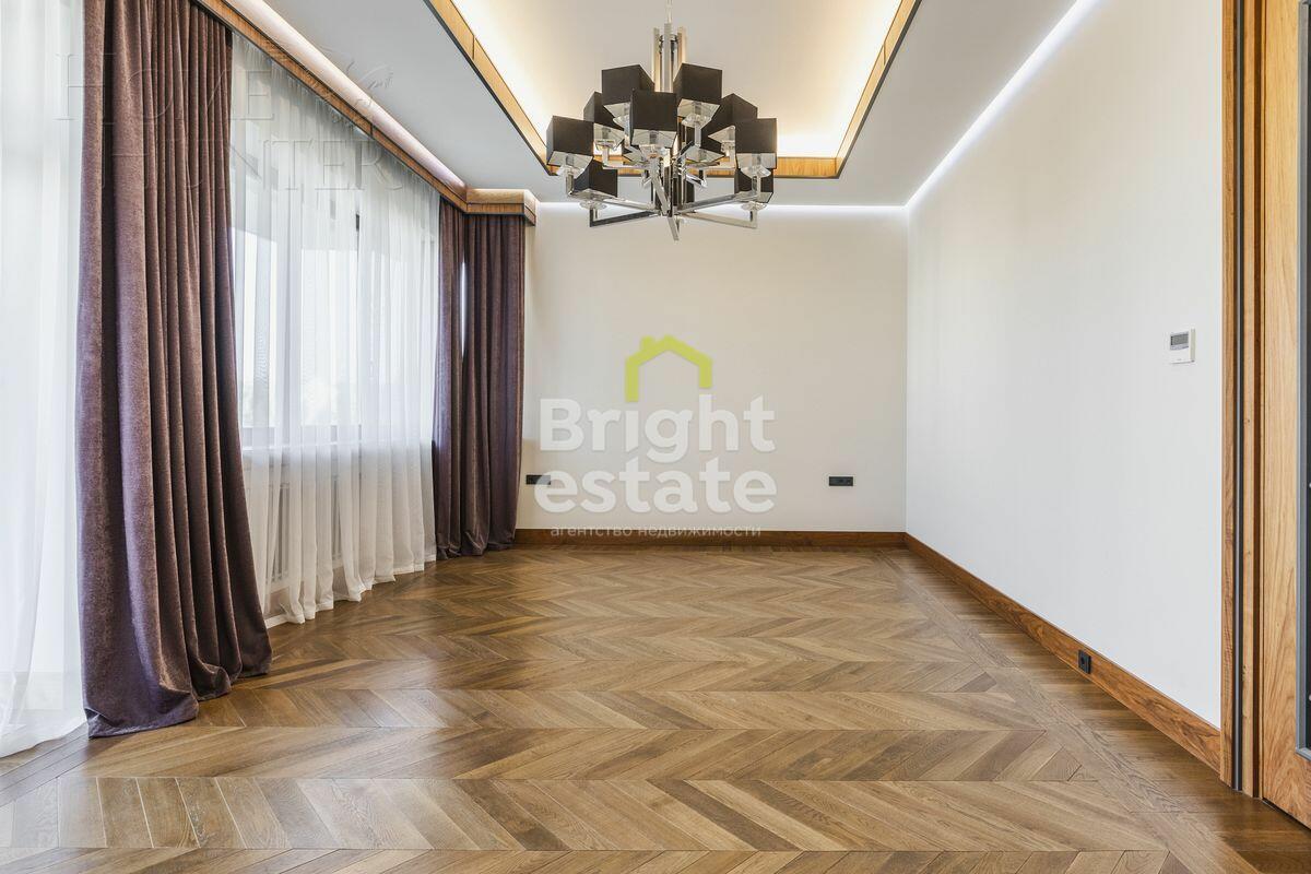 2-этажный коттедж 989.7 м² с отделкой