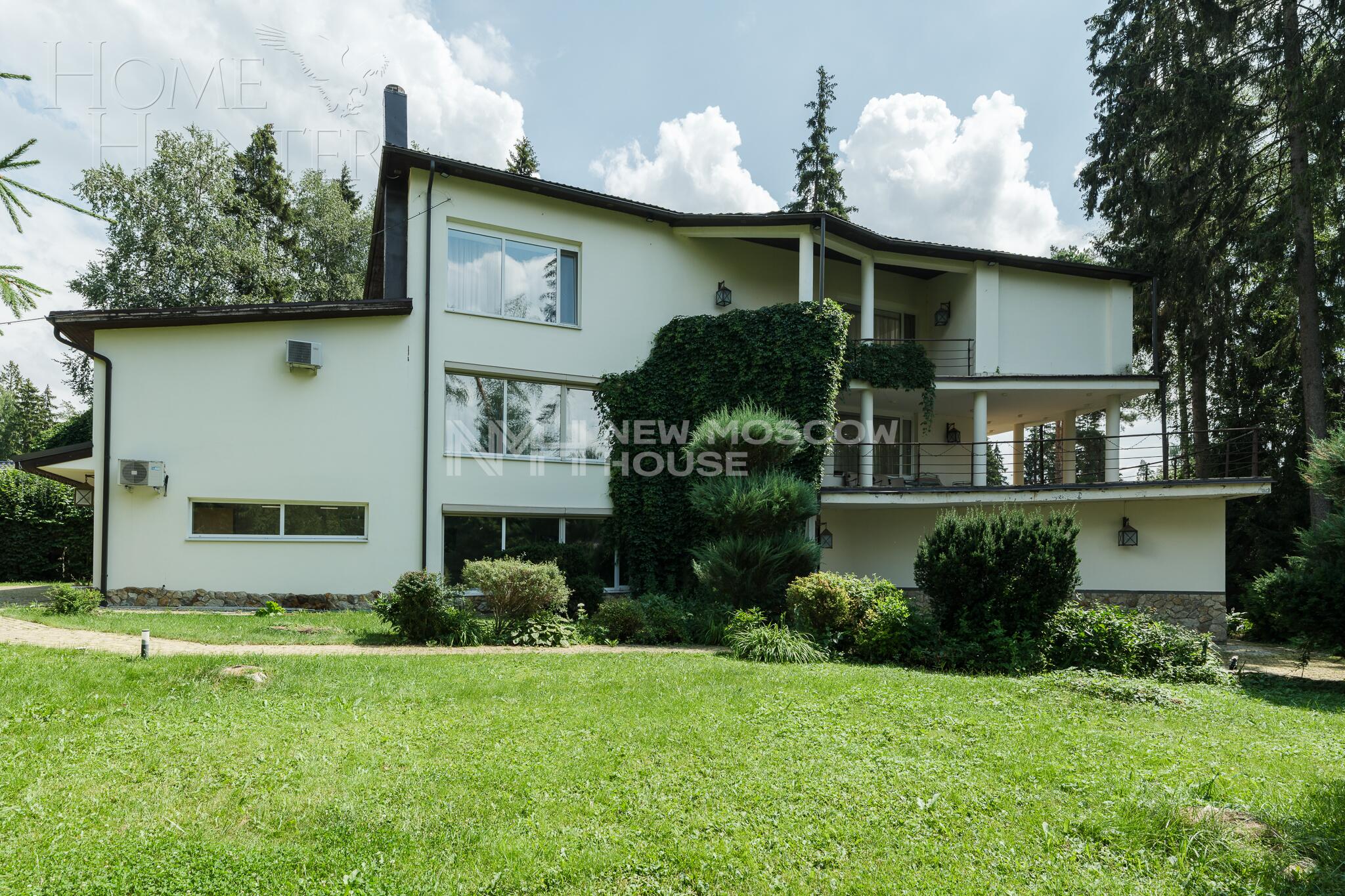 3-этажный коттедж 1 100 м² с отделкой