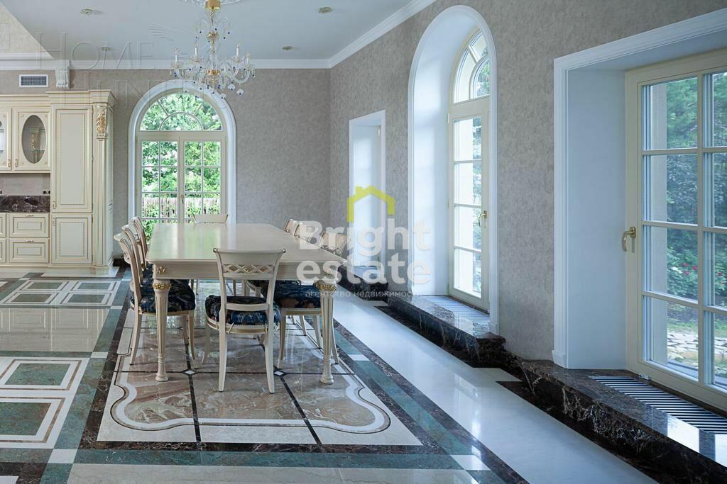 2-этажный коттедж 1 700 м² с отделкой