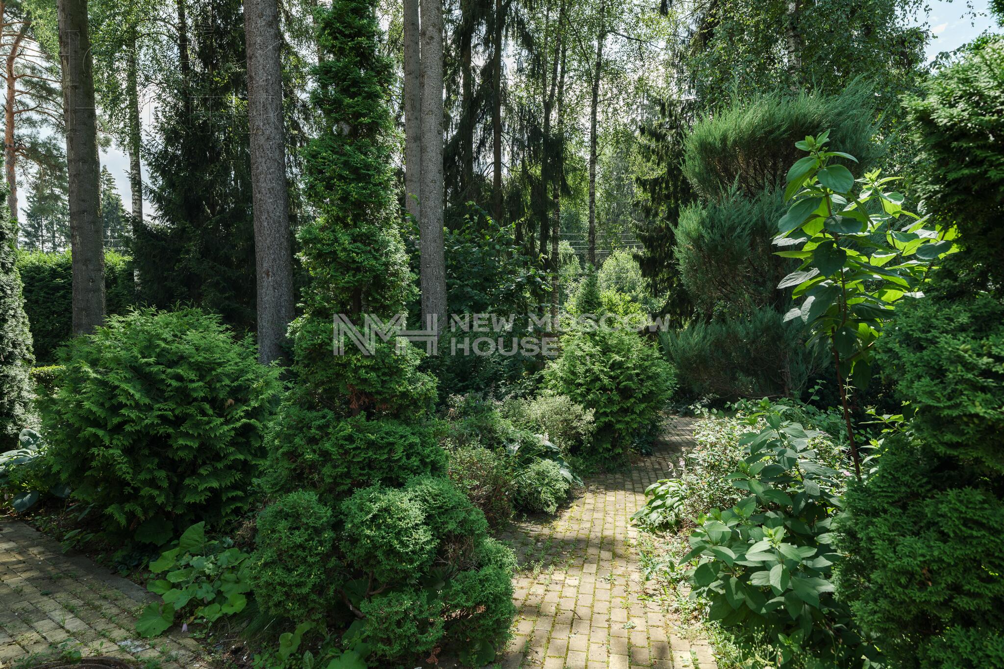 3-этажный коттедж 1 100 м² с отделкой