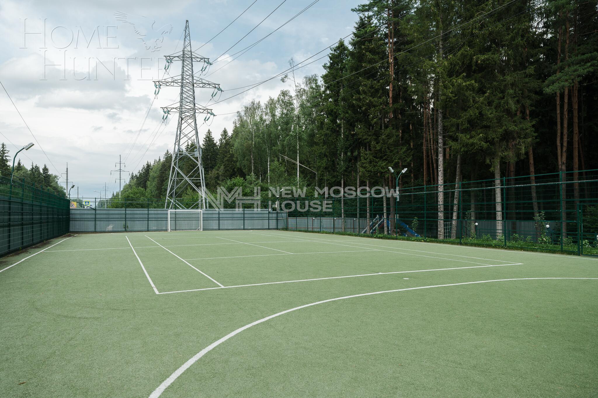 3-этажный коттедж 1 100 м² с отделкой