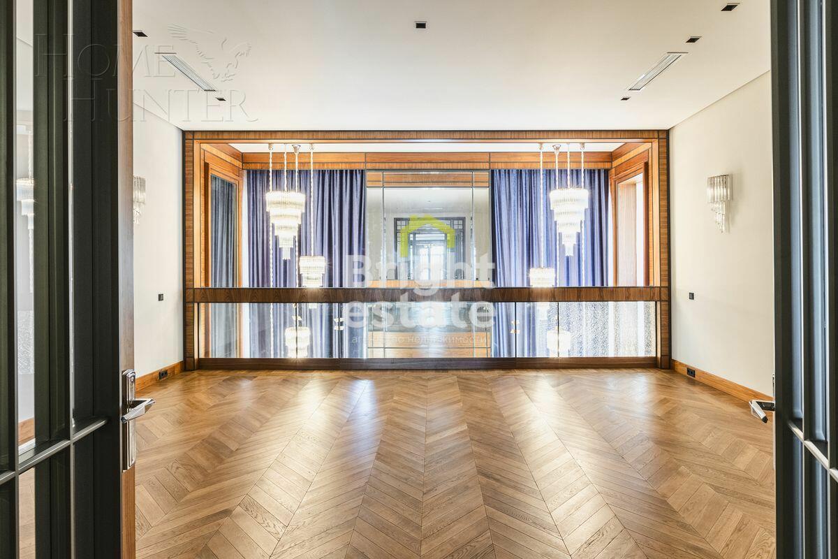 2-этажный коттедж 989.7 м² с отделкой