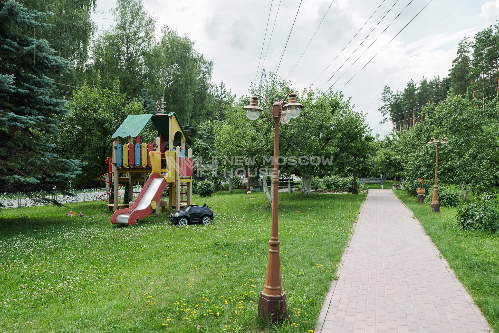 3-этажный коттедж 1 100 м² с отделкой