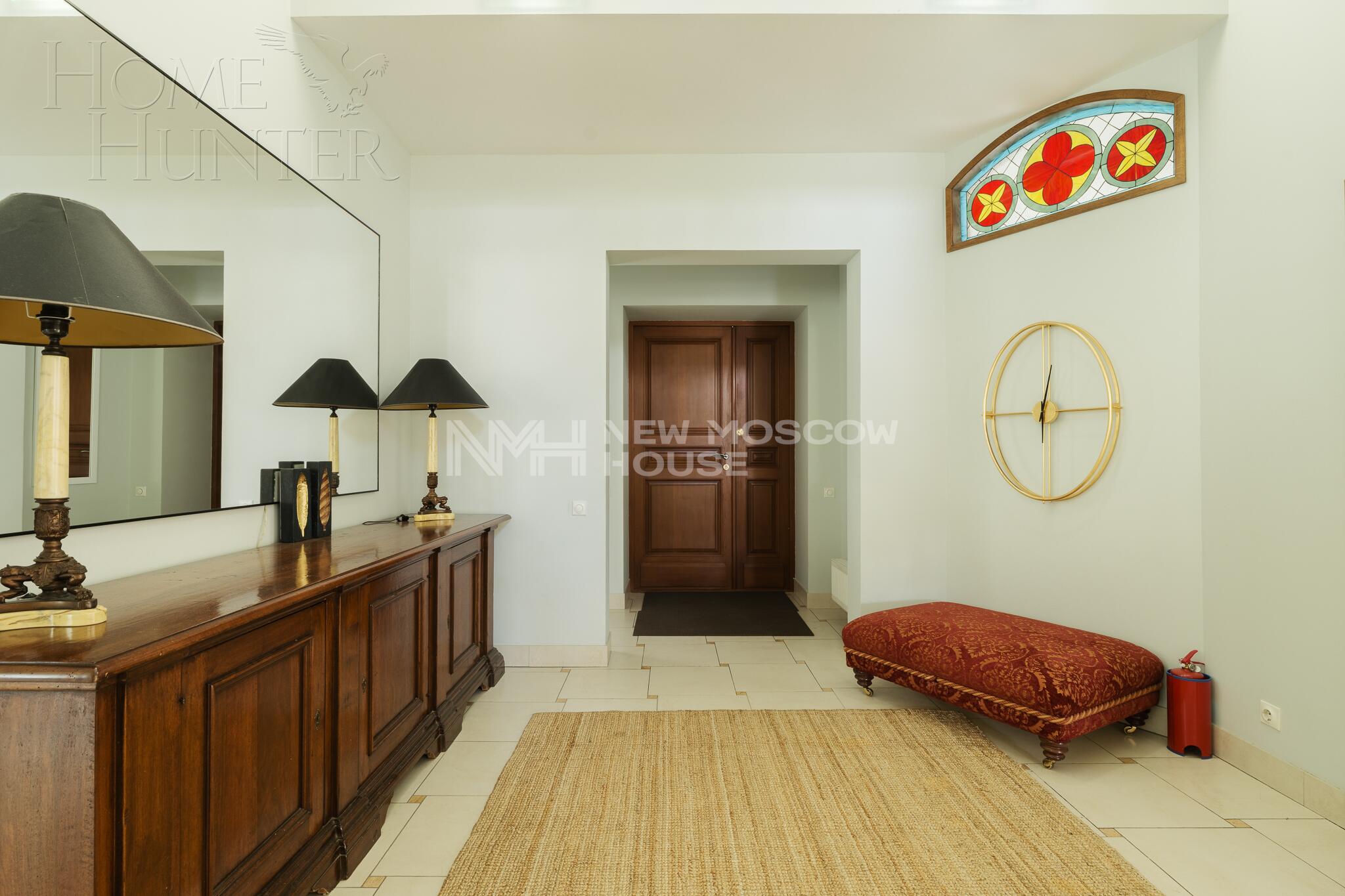 3-этажный коттедж 1 100 м² с отделкой